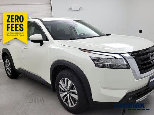White 2023 Nissan Pathfinder SL