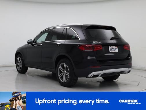 Black 2022 Mercedes-Benz GLC 300