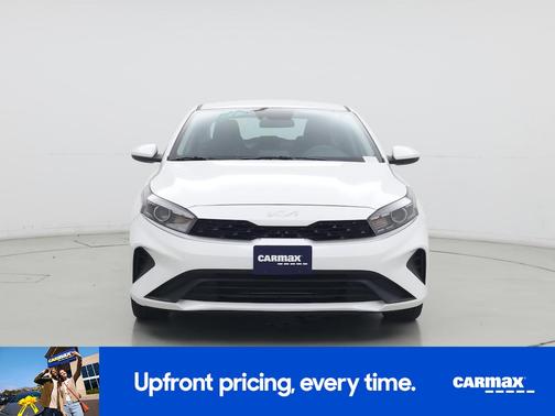 White 2023 Kia Forte LX