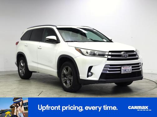 White 2017 Toyota Highlander Limited Platinum