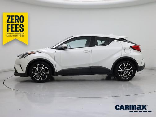 White 2018 Toyota C-HR XLE