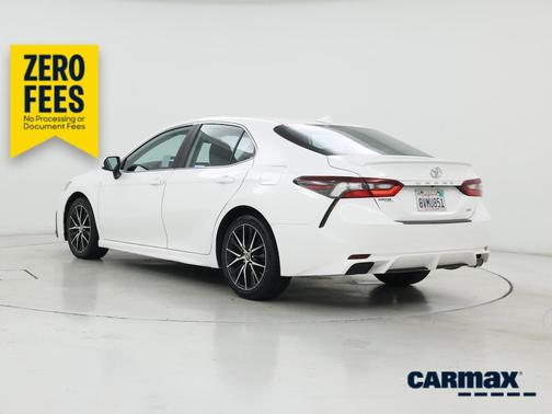 White 2021 Toyota Camry SE