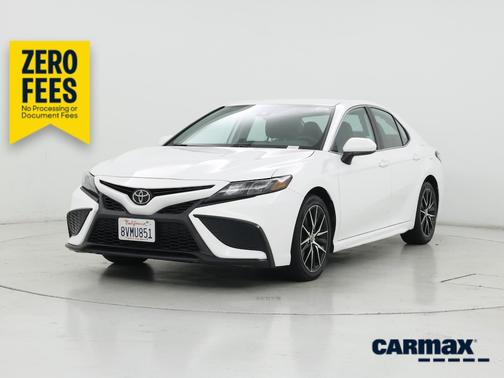 White 2021 Toyota Camry SE