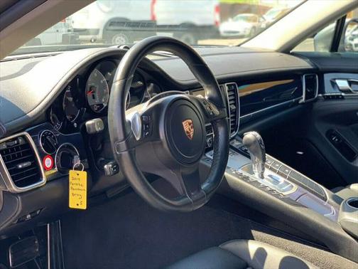 2014 Porsche Panamera 4