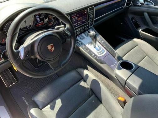 2014 Porsche Panamera 4