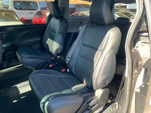2017 Toyota Sienna SE