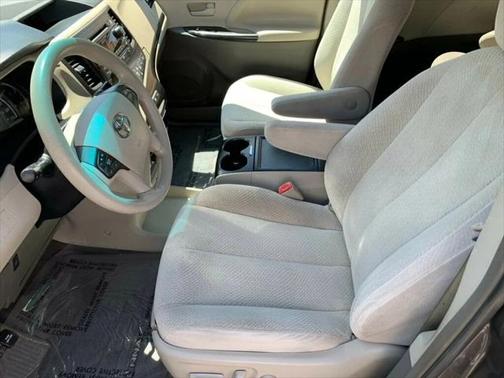 2013 Toyota Sienna LE