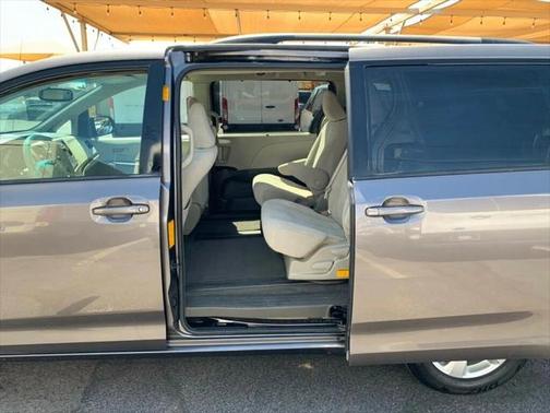 2013 Toyota Sienna LE