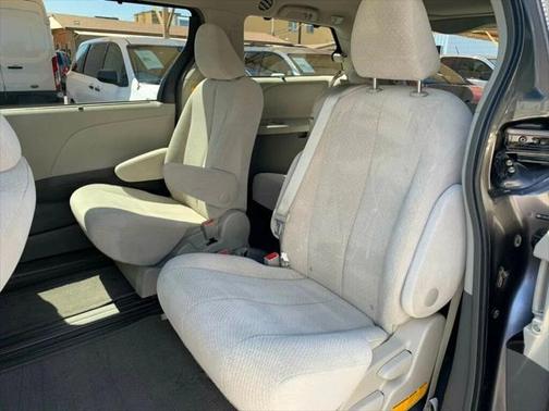 2013 Toyota Sienna LE
