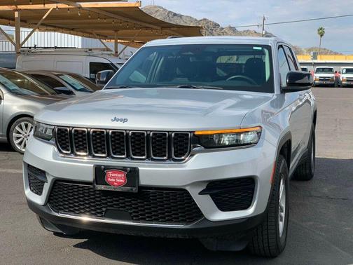 2023 Jeep Grand Cherokee Laredo