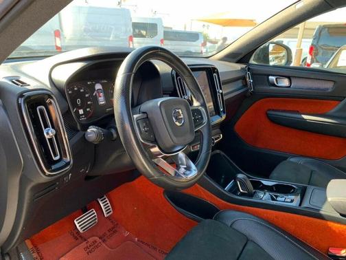2019 Volvo XC40 T5 R-Design