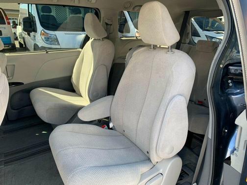 2013 Toyota Sienna LE