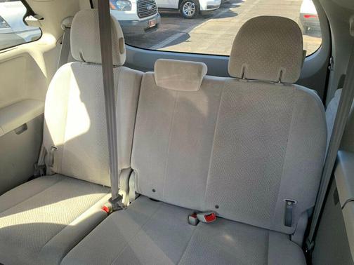 2013 Toyota Sienna LE