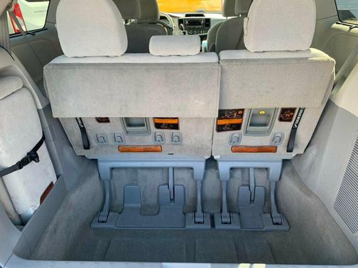 2013 Toyota Sienna LE