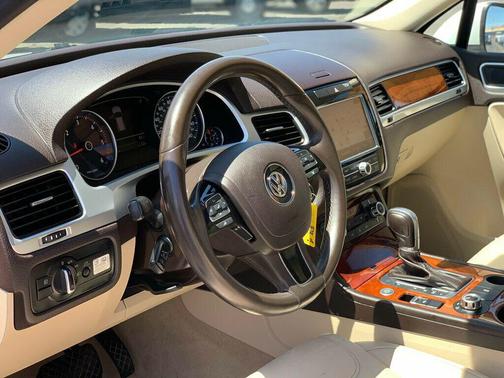 2014 Volkswagen Touareg TDI Lux