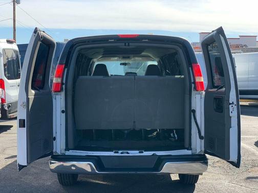 2009 Chevrolet Express 3500 Base