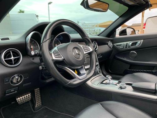 2017 Mercedes-Benz SLC 300 SLC 300 Roadster pano roof