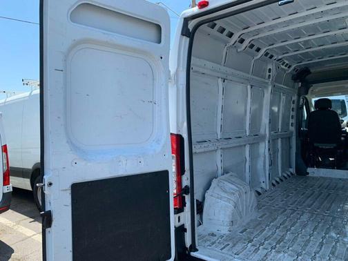 Bright White Clearcoat 2024 RAM ProMaster 2500 Tradesman