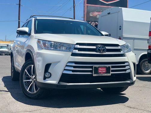 Blizzard Pearl 2019 Toyota Highlander XLE