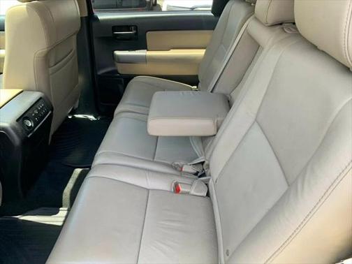 2015 Toyota Sequoia SR5