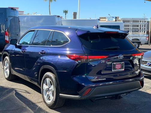 2020 Toyota Highlander LE