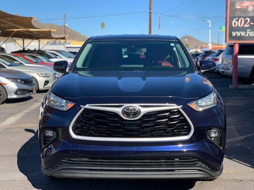 2020 Toyota Highlander LE