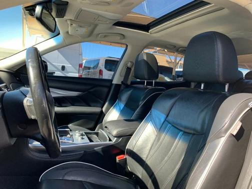 2018 INFINITI Q70 3.7 LUXE