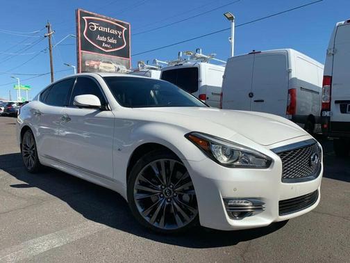 2018 INFINITI Q70 3.7 LUXE