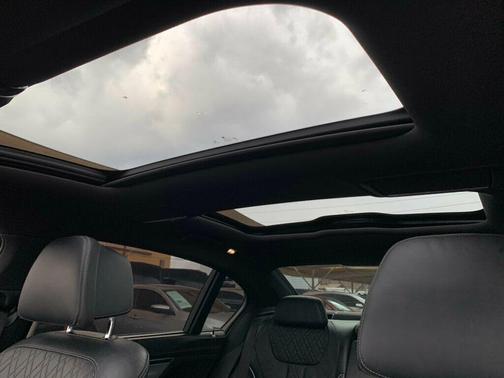 2019 BMW 740 740i M Sport pkg Heads-up display