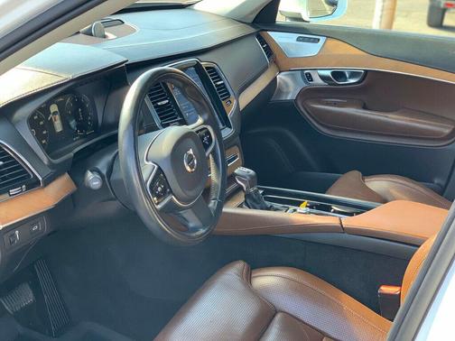 2018 Volvo XC90 T6 Inscription
