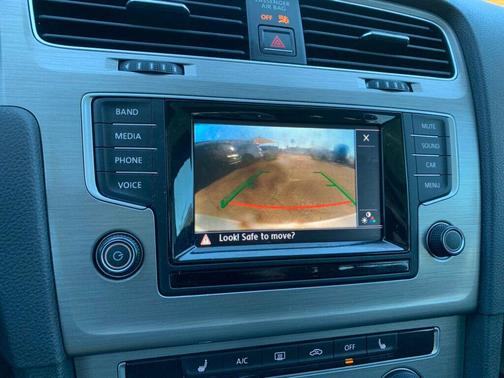 2015 Volkswagen Golf SportWagen TDI SE 4-Door