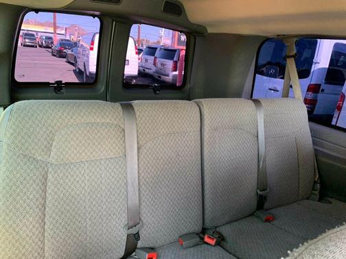 Summit White 2017 Chevrolet Express 3500 LT