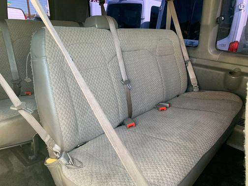 Summit White 2017 Chevrolet Express 3500 LT