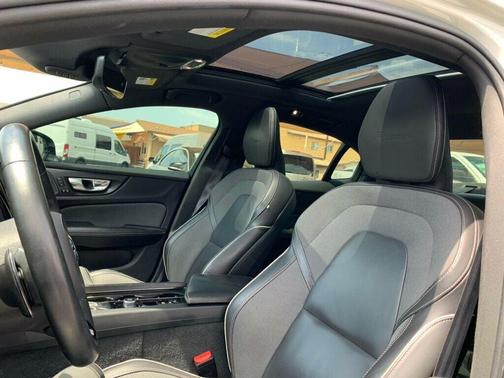 2019 Volvo S60 T5 R-Design