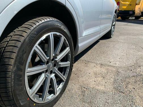 2019 Audi Q7 45 Premium Plus