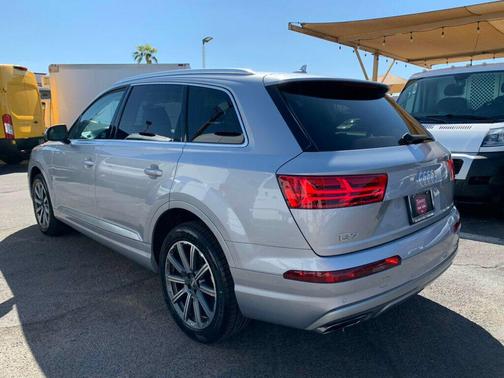 2019 Audi Q7 45 Premium Plus