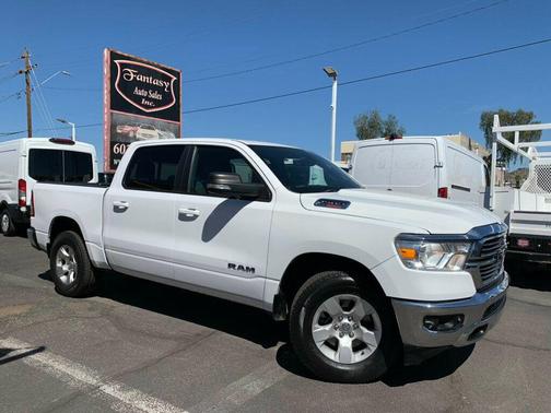 Bright White Clearcoat 2022 RAM 1500 Big Horn/Lone Star