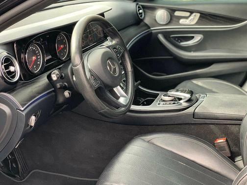 2018 Mercedes-Benz E-Class E 300 RWD Sedan AMG pkg Low Miles