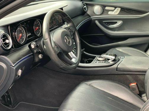 2018 Mercedes-Benz E-Class E 300 RWD Sedan AMG pkg Low Miles