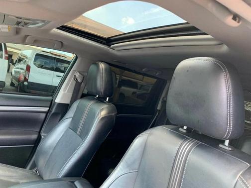 2017 Toyota Highlander SE
