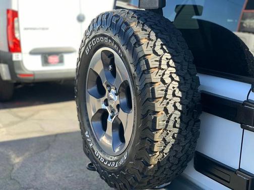 Bright White Clearcoat 2018 Jeep Wrangler JK Unlimited Sahara