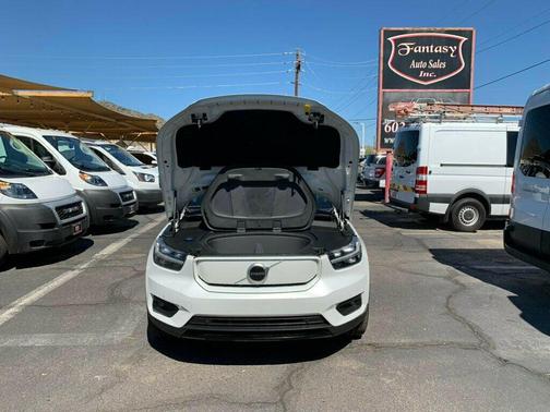2021 Volvo XC40 Recharge Pure Electric P8