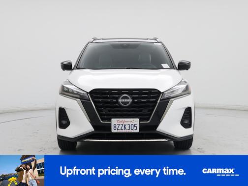 2022 Nissan Kicks SR