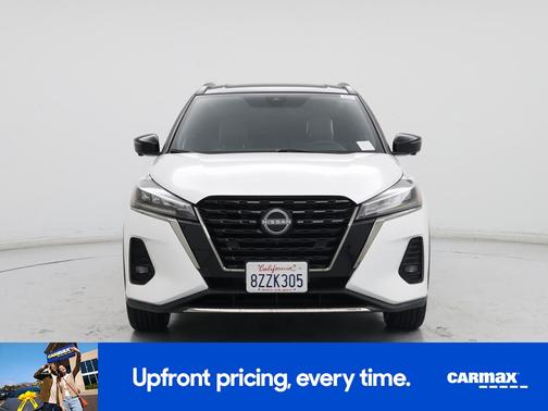 2022 Nissan Kicks SR