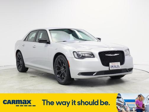 2019 Chrysler 300 Touring