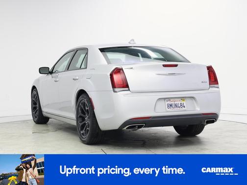 2019 Chrysler 300 Touring