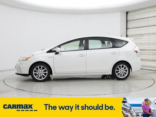 2014 Toyota Prius v Five