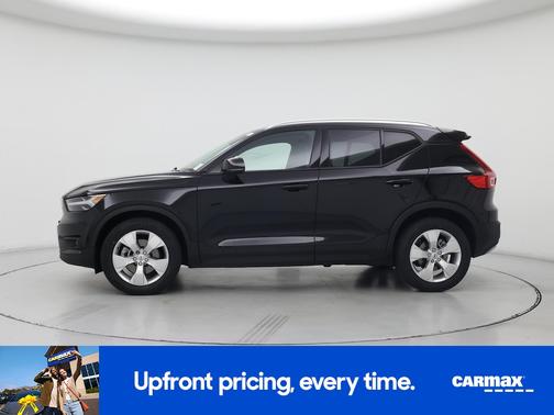 2021 Volvo XC40 T5 Momentum