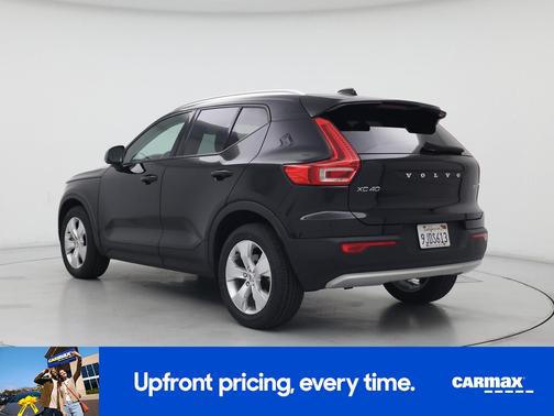 2021 Volvo XC40 T5 Momentum