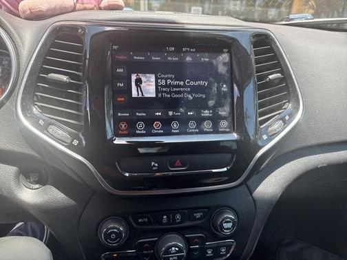 Silver 2019 Jeep Cherokee LIMITED